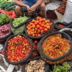 Sejumlah komoditas seperti cabai, bawang, dan beras mengalami kenaikan harga di pasar nasional. Foto: Istock @aloysius2906