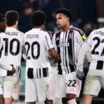 Selebrasi skuad Juventus usai menaklukkan Pisa 2-0. Foto : Ist
