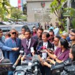 Roy Suryo cs saat menyambangi Polda Metro Jaya. (Foto: ist)