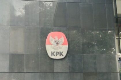 Logo KPK di Gedung Merah Putih. Foto: Dok ipol.id/Yudha Krastawan