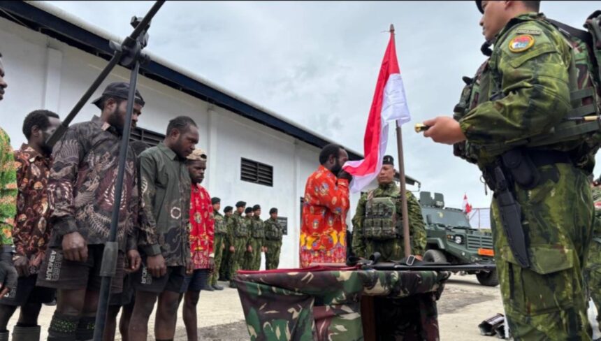 Tujuh anggota OPM ikrar setia kepada NKRI. Foto: Ist