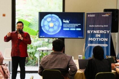 Vice President Digital Retail Banking Bank Mandiri Harry Sofri Putranda dalam Media Gathering Bank Mandiri 2025 di Bandung, Senin (8/12). Foto: Bank Mandiri