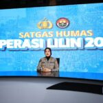 Juru Bicara Operasi Lilin 2025, Kombes Pol Umi Fadilah Astutik menyampaikan informasi perkembangan hari kedua pelaksanaan Operasi Lilin 2025 dalam giat taping di Ruang Mini Konferensi Pers Biro Penmas Mabes Polri, Senin (22/12/2025). Foto: Ist