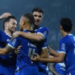 Selebrasi skuad Persib usai menang 1-0 saat jamu PSM. Foto : Ist