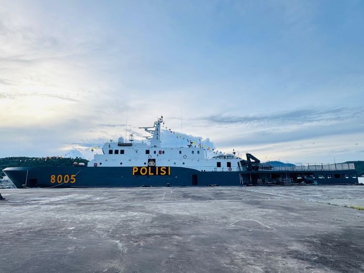 9 kapal patroli Polair, seluruhnya telah memasuki rute operasi bantuan kemanusiaan untuk memastikan suplai logistik tiba lebih cepat terutama di daerah terisolir pasca bencana di Aceh, Sumatera Utara, dan Sumatera Barat, Senin (1/12/2025). Foto: Ist