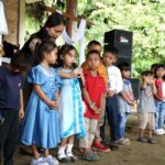 Suasana perayaan natal bersama anak-anak penyintas bencana banjir dan tanah longsor di HKPB Parsingkaman, Desa Pagaran Lambung 1, Tapanuli Utara, Sabtu (27/12/2025). Foto: Ist