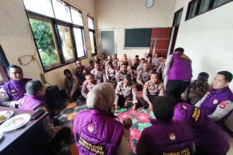Tim Trauma Healing Mabes Polri saat melaksanakan kegiatan Trauma Healing dan pendampingan bagi personel Polres Aceh Tamiang. Foto: Dok Divisi Humas Polri