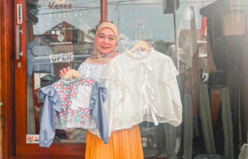 Kenes Lalita berhasil kembangkan bisnis busana anak wastra khas Jepara berkat dukungan BRI dan LinkUMKM. Foto: Dok BRI