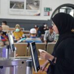 Menggunakan moda kereta api, penumpang kini tak perlu memperlihatkan KTP, cukup dengan face recognition. Foto: kai.id