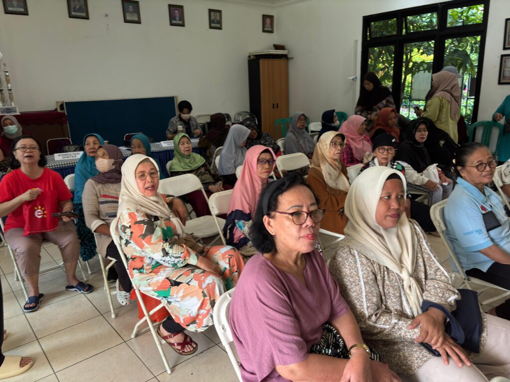 Waringin Hospitality Group gelar CSR untuk lansia di Kelapa Gading. (istimewa/dok. WHHG).