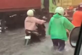 Banjir masih menggenangi sejumlah wilayah Jakarta hingga Jumat (30/1/2026) pagi. Foto: Tangkapan layar Instagram @info.negri