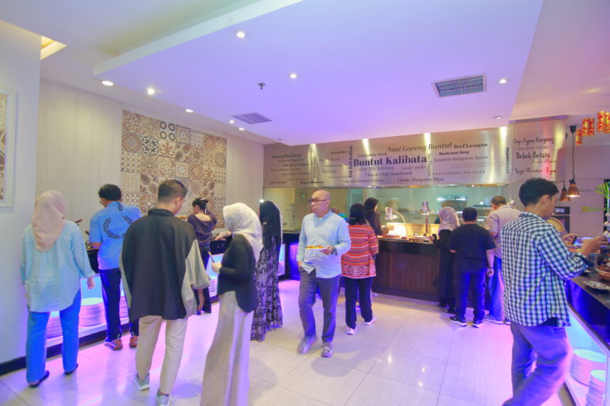 Swiss-Belresidences Kalibata Jakarta meluncurkan program berbuka puasa bertema “Kampoeng Ramadan”, sebuah pengalaman kuliner yang mengangkat kelezatan sajian tradisional Indonesia dalam suasana kekeluargaan.