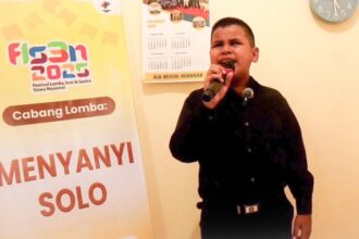 Muhammad Arghan Lestaluhu, siswa SLB Negeri Nunukan, Kabupaten Nunukan, Kalimantan Utara, meraih medali emas cabang ajang Menyanyi Solo SDLB Festival Lomba Seni dan Siswa Nasional (FLS3N)