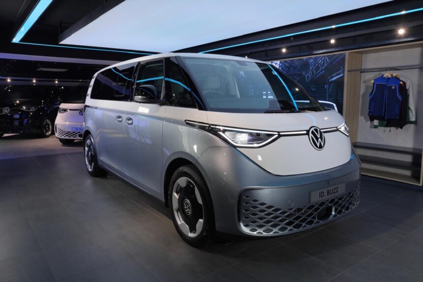 Volkswagen Luncurkan ID. Buzz BOZZ White Signature Edition 