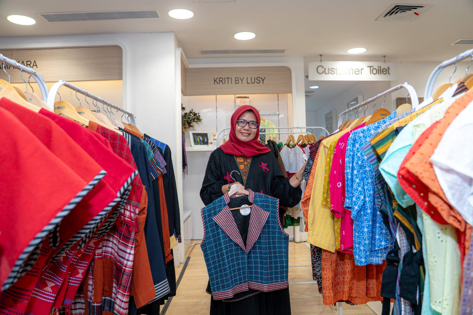 Melalui Tenun Modern dan Pameran BRI, Kriti by Lusy Jajaki Potensi Wastra Nusantara di Pasar Mancanegara 2 Kriti by Lusy jajaki potensi wastra nusantara di pasar mancanegara. Foto: Dok BRI
