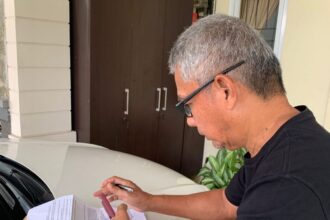 Unit Reskrim Polres Metro Jakarta Timur, tengah menetapkan pria berinisial SAS sebagai tersangka dugaan kasus penipuan senilai Rp1,2 miliar, Senin (5/1/2026). Foto: Ist