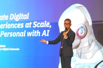 CEO Nuon Aris Sudewo saat memberikan paparan beberapa waktu lalu. Foto: Telkom Indonesia