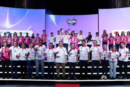 Peluncuran skuad Jakarta Livin’ by Mandiri (JLM) yang turut dihadiri oleh Wakil Direktur Utama Bank Mandiri Henry Panjaitan, Wakil Sekretaris Jenderal PP PBSVI Gilang Iskandar, Country Manager Mastercard Wibawa Prasetyawan, Co-Founder JLM Zainudin Amali, Managing Director Human Capital Danantara Asset Management Agus Dwi Handya serta Jajaran Manajemen Bank Mandiri bersama perwakilan sponsor di Jakarta, Senin (5/1). Foto: Dok Bank Mandiri