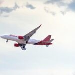 Ilustrasi, Lion Group buka suara soal wanita berpenampilan mirip pramugari Batik Air. Dipastikan bukan awak kabin dan atribut yang digunakan bukan perlengkapan resmi maskapai. Foto: IG @batikair