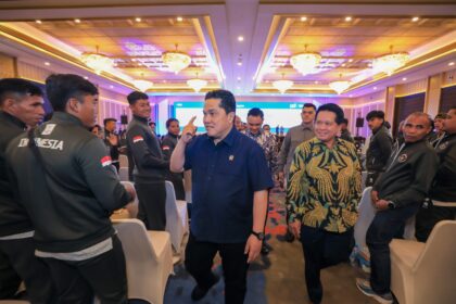 Menteri Pemuda dan Olahraga RI Erick Thohir dan Direktur Utama BRI Hery Gunardi saat menghadiri kegiatan literasi dan edukasi keuangan bertajuk “Champions Beyond the Arena: Smart Finance for Champion Athletes” pada Rabu (7/1/2026) di Menara BRILiaN, Jakarta. Foto: Dok BRI