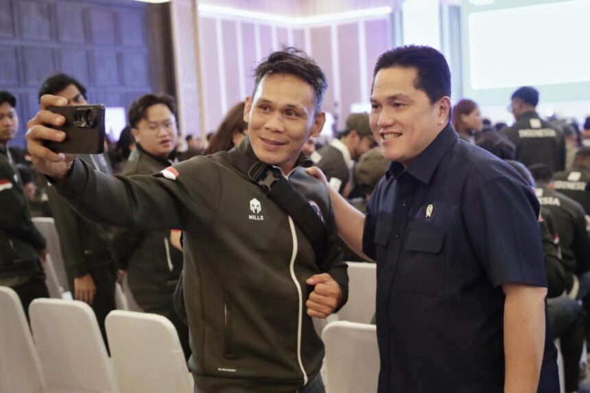 Presiden RI Prabowo Subianto bersama Menteri Pemuda dan Olahraga (Menpora) Erick Thohir berpesan kepada para atlet dan pelatih berprestasi SEA Games Ke-33 Tahun 2025 di Thailand untuk bisa menggunakan bonus yang diberikan Pemerintah dengan bijak.