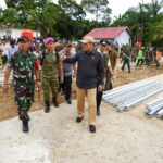 Menteri Koordinator Bidang Politik dan Keamanan (Menko Polkam RI) Jenderal TNI (Purn) Djamari Chaniago dalam kunjungan kerjanya ke Kabupaten Agam, Sumatera Barat, Kamis (8/1/2026). Foto: Dok Kemenko Polkam.