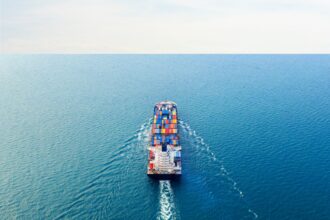 Ilustrasi geopolitical volatility dan perubahan kebijakan di berbagai negara, rantai pasok (supply chain) yang semakin terdiversifikasi dan tidak bergantung pada satu wilayah, dan negara berkembang menjadi pasar pertumbuhan baru perdagangan internasional. Foto: Dok LPEI