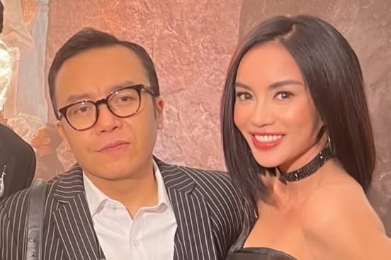 Meski telah berpisah, konflik Ari Lasso dan Dearly Joshua kembali mencuat. Permintaan hapus foto lama berujung adu komentar. Foto: IG @ari_lasso