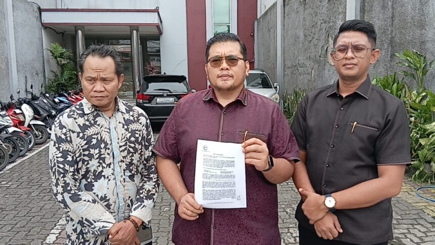 Kuasa hukum PT KPS, Felix Silalahi dan tim di Jatinegara, Jakarta Timur, Kamis (15/1/2026). Foto: Ist