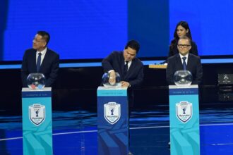 Erick Thohir dalam pengundian (drawing) Kejuaraan ASEAN Hyundai Cup 2026 yang dilaksanakan di Studio RCTI+ Kebun Jeruk, Jakarta, Kamis (15/1) sore. Foto/kemenpora