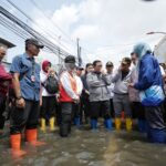 Gubernur DKI Jakarta, Pramono Anung saat meninjau lokasi banjir. Foto: Ist