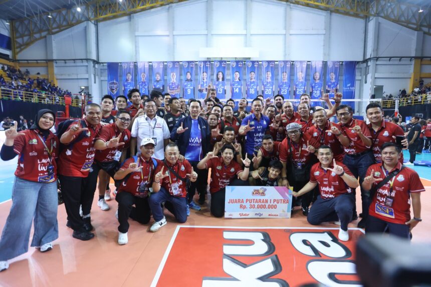 Jakarta LavAni Livin' Transmedia sukses menjuarai putaran pertama Proliga 2026 usai menumbangkan Surabaya Samator dengan skor 3-0 (25-20, 25-18, 25-19) pada hari terakhir seri tiga di GOR Sabilulungan, Jalak Harupat, Kabupaten Bandung, Minggu (25/1/2026) malam.