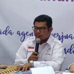 Ketua Komnas Perlindungan Anak (PA), Agustinus Sirait dan jajaran saat konfrensi pers Catatan Akhir Tahun 2025 di kantor Komnas PA, Kecamatan Pasar Rebo, Jakarta Timur, Selasa (27/1/2026). Foto: Joesvicar Iqbal/ipol.id