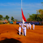 Ilustrasi, Pemandangan upacara bendera oleh PASKIBRA. Foto: Istcok @Adam Abdul Ghafur