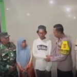 Anggota Polisi dan TNI i llminta maaf kepada pedagang es gabus yang sempat dituduh menjual es berbahan spons. Foto: Instagram @medsoszone