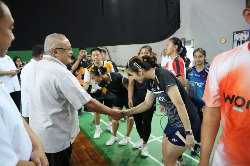 Kementerian Pemuda dan Olahraga Republik Indonesia (Kemenpora RI) melakukan serah terima alat-alat kebugaran dan sport science ke Persatuan Bulutangkis Seluruh Indonesia (PBSI).