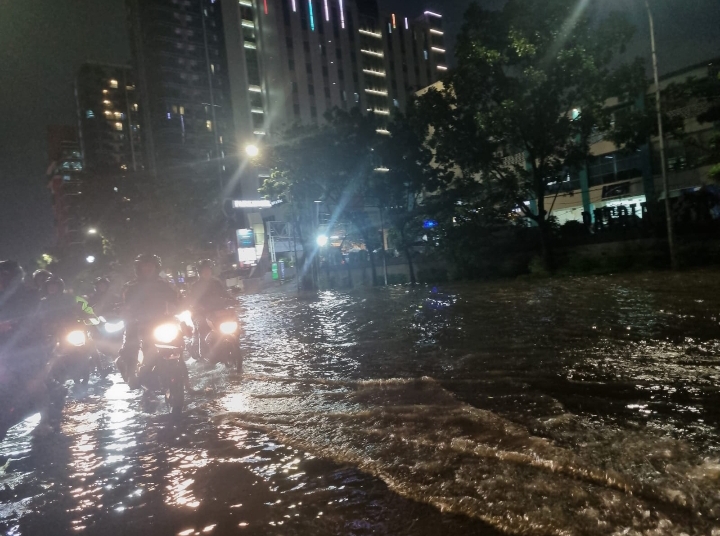 Akibat hujan seharian, Kamis (29/1/2026) banjir masih terpantau di kawasan Cawang, Jakarta Timur.(Foto istimewa)