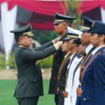 Panglima Tentara Nasional Indonesia (TNI) Jenderal TNI Agus Subiyanto saat melantik Perwira Prajurit Karier (Pa PK) TNI Program Khusus (Progsus) TA 2026 di Lapangan Prima Mabes TNI, Cilangkap, Jakarta Timur, Kamis (29/1/2026). Foto: Dok TNI