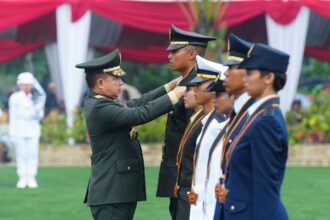 Panglima Tentara Nasional Indonesia (TNI) Jenderal TNI Agus Subiyanto saat melantik Perwira Prajurit Karier (Pa PK) TNI Program Khusus (Progsus) TA 2026 di Lapangan Prima Mabes TNI, Cilangkap, Jakarta Timur, Kamis (29/1/2026). Foto: Dok TNI