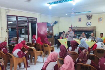 Direktorat Pembinaan Masyarakat (Ditbinmas) Polda Metro Jaya saat menggelar kegiatan penyuluhan kepada organisasi wanita/PKK di Kantor Sekretariat RW 10 Cipinang Melayu, Jalan Harapan 6 No. 40 RT 07 RW 10, Kelurahan Cipinang Melayu, Kecamatan Makasar, Jakarta Timur, Jumat (30/1/2026). Foto: Dok Bid Humas PMJ