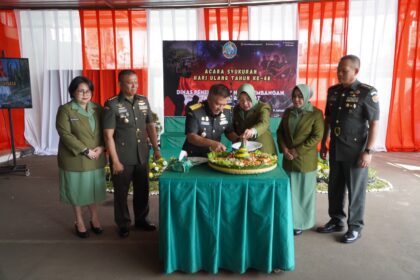 Dinas Penelitian dan Pengembangan TNI Angkatan Darat (Dislitbang TNI AD) dalam kegiatan perayaan HUT ke-48 yang berlangsung di Madislitbangad, Jalan Matraman Raya No 143, Jakarta Timur. Foto: Dispenad