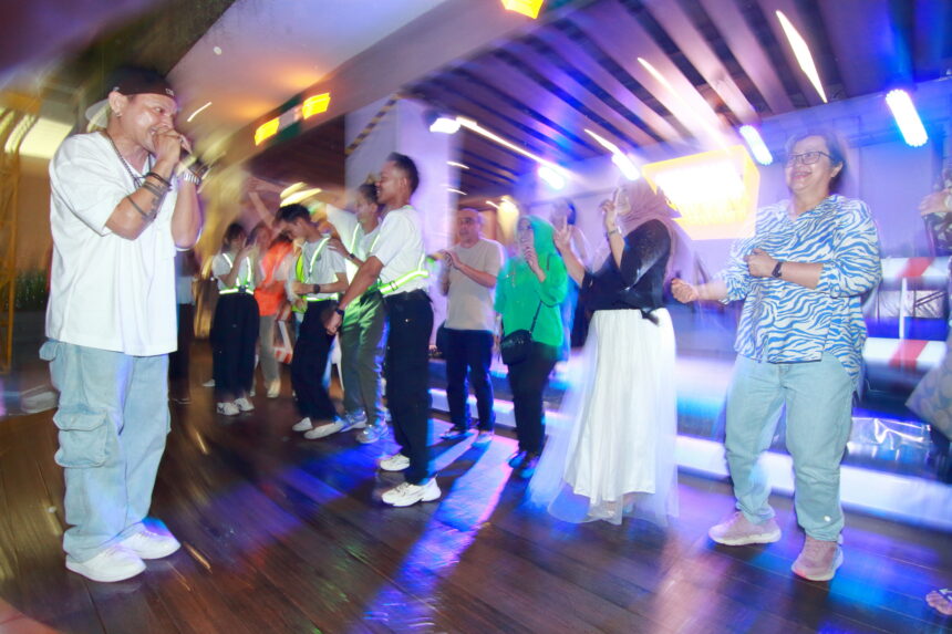 Semarak Malam Pergantian Tahun Mercure Jakarta Sabang