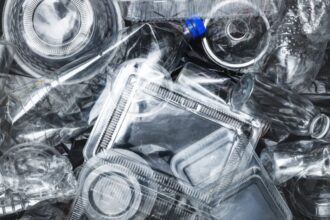 Ilustrasi plastik PET untuk didaur ulang senyawa terapi kanker. Foto: BRIN