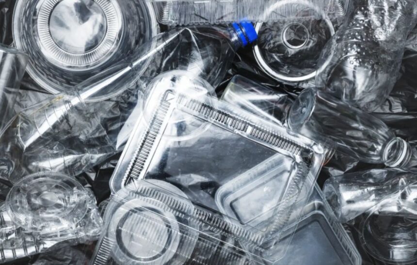 Ilustrasi plastik PET untuk didaur ulang senyawa terapi kanker. Foto: BRIN