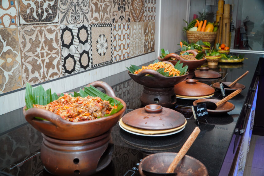 Swiss-Belresidences Kalibata Jakarta meluncurkan program berbuka puasa bertema “Kampoeng Ramadan”, sebuah pengalaman kuliner yang mengangkat kelezatan sajian tradisional Indonesia dalam suasana kekeluargaan.