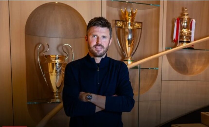 Michael Carrick resmi diperkenalkan sebagai pelatih sementara Manchester United, Rabu (14/1/2026). Foto: Manchester United