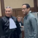 Nadiem Makarim menjalankan persidangan di Pengadilan Tipikor, Jakarta, Senin (5/1/2025). Foto: ipol.id