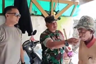 Penjual es dituduh menggunakan bahan berbahaya berupa spons oleh oknum aparat TNI dan Polri. Foto: Tangkapan video viral