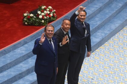 Wakil Ketua DPR Saan Mustopa saat memimpin rapat paripurna ke 12 masa persidangan III tahun sidang 220260127144554