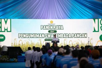 Mentan RI Amran Sulaiman saat hadir di gelaran panen raya di Karawang Jawa Barat. Foto: Dok Humas